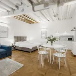 Ξενοδοχείο με διαμερίσματα Palace 4*
