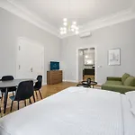 Palace 4*
