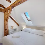 Palace 4*