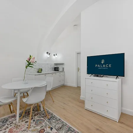 Ξενοδοχείο με διαμερίσματα Palace 4*