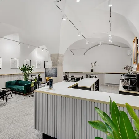 Palace מלון דירות