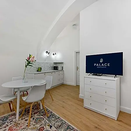 Palace 4*