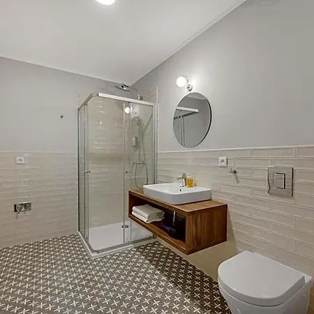 Palace 4*