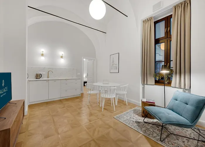 Palace Aparthotel 4*