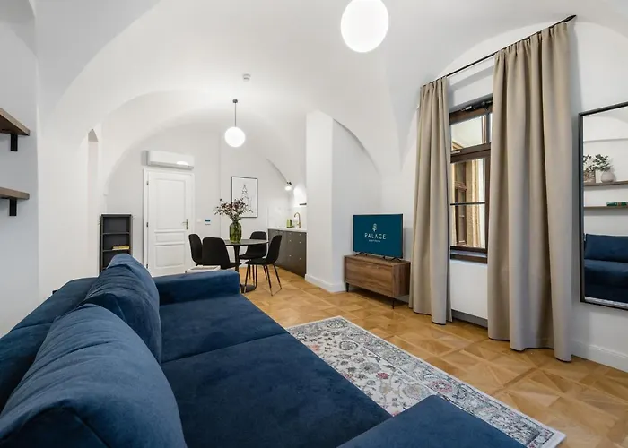 Palace Aparthotel 4*