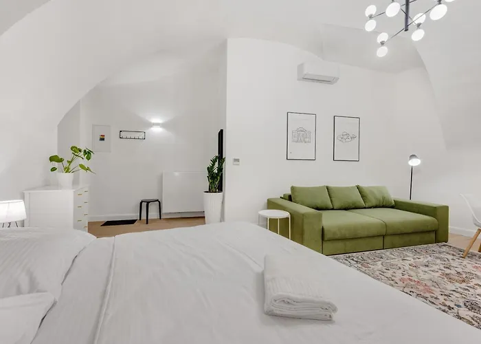 Palace Aparthotel 4*