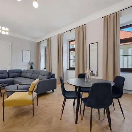 Palace 4*